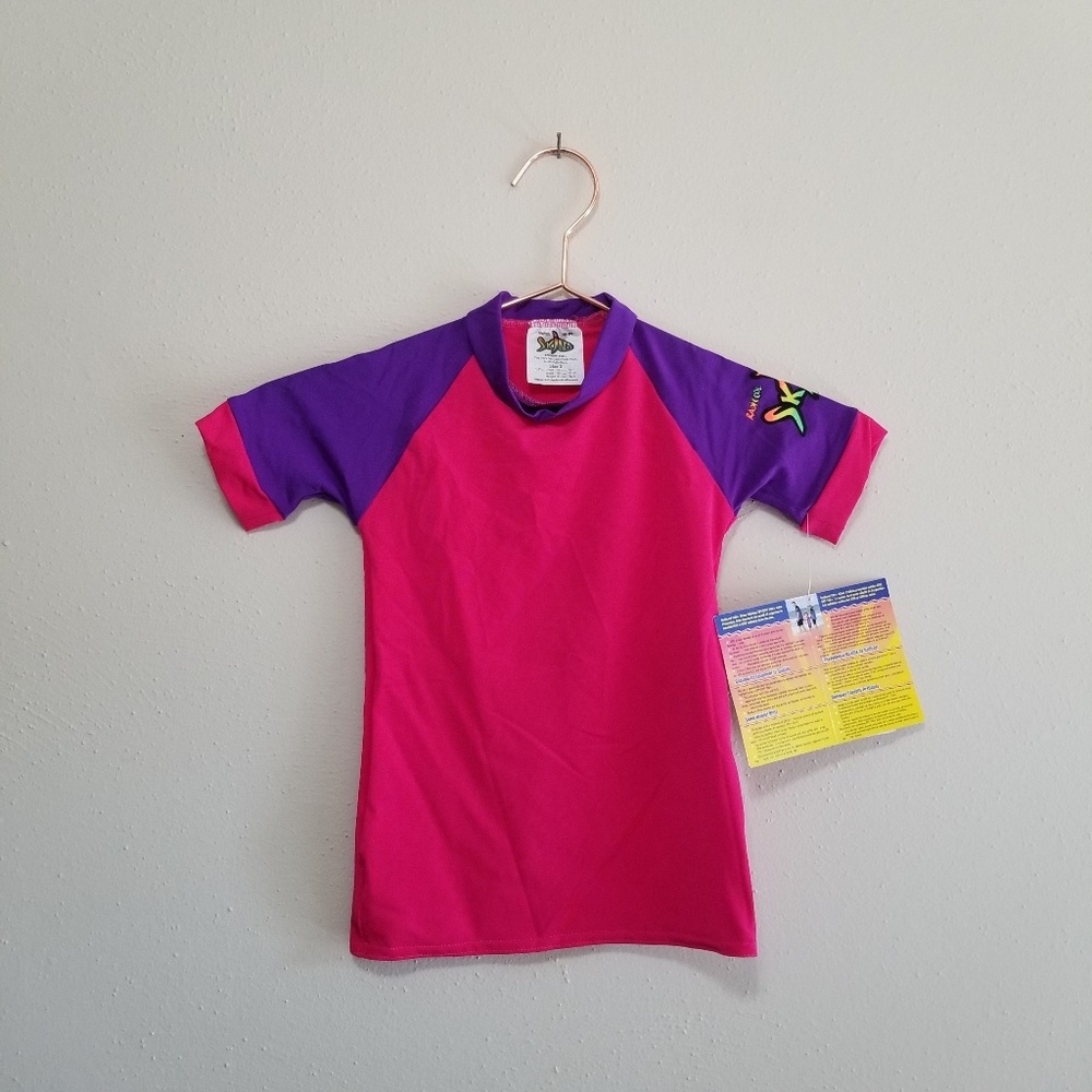 Nwt skins radicool girls swim shirt size 2 (b)